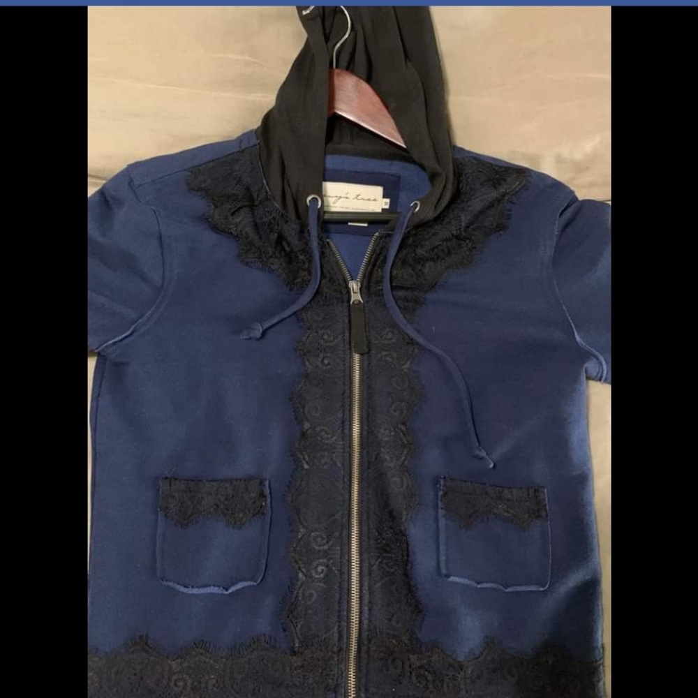 Like New Evys Tree medium Jacqueline Hoodie